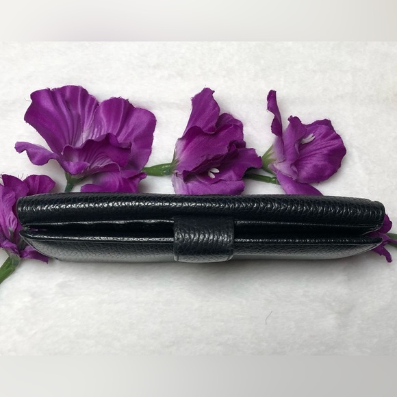 Gucci Authentic Black GG Studded Interlocking Leather Wallet - Picture 9 of 17